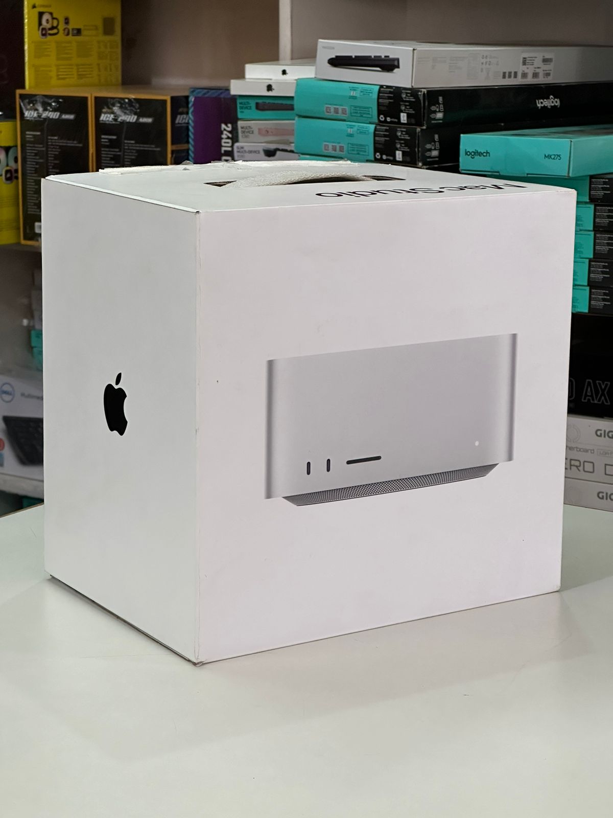 Apple MAC Studio M1 MAX with 10 Core CPU, 24 Core GPU 32GB Unified Memory 1TB SSD