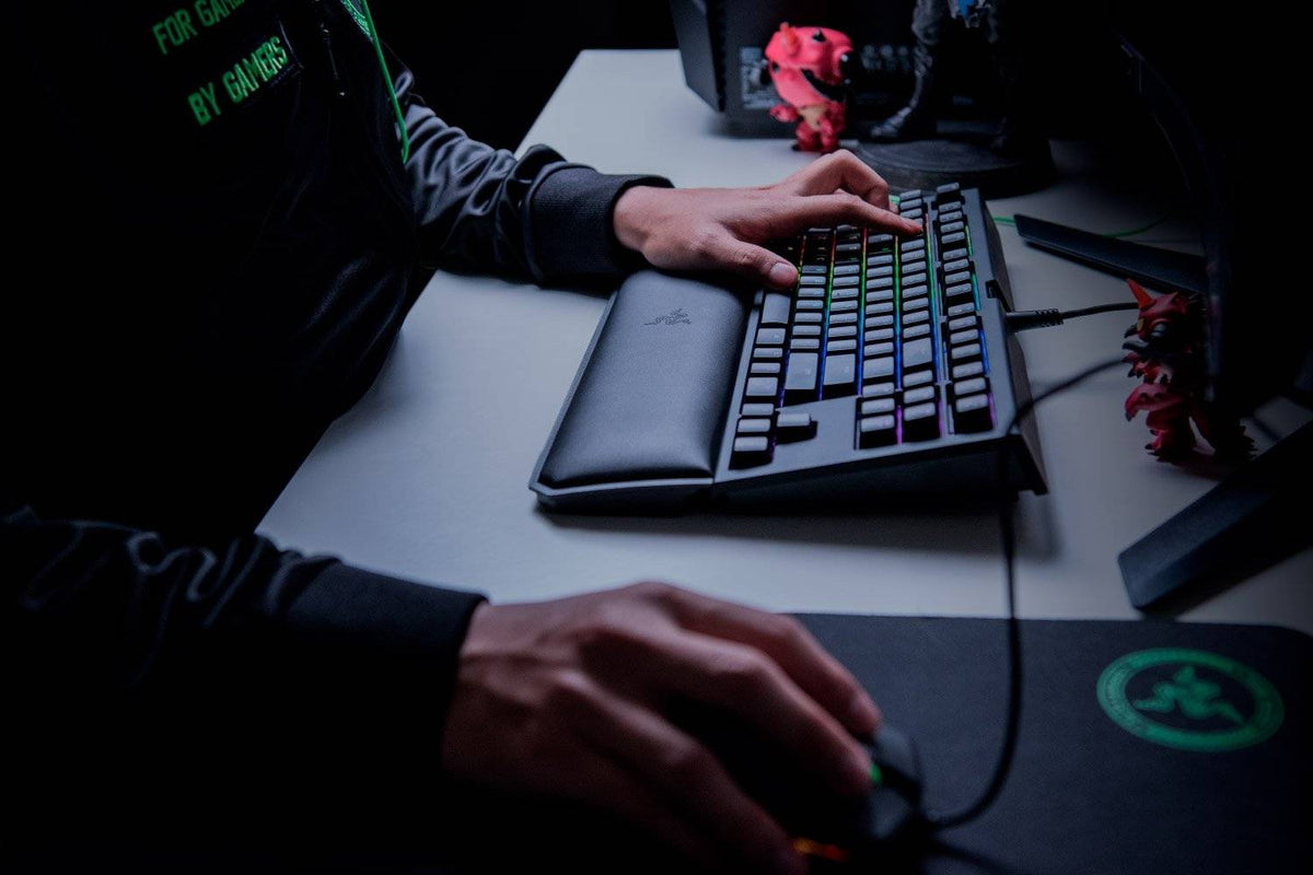 Razer BlackWidow Tournament Edition Chroma V2 - Yellow Switch - US Mechanical Keyboard