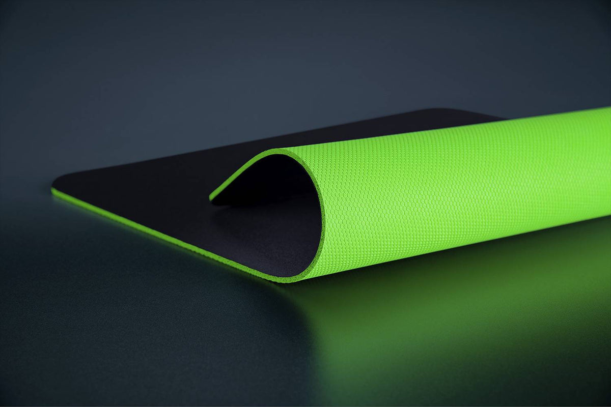 Razer Gigantus V2 - Soft Gaming Mouse Mat - Large(RZ02-03330300-R3M1)