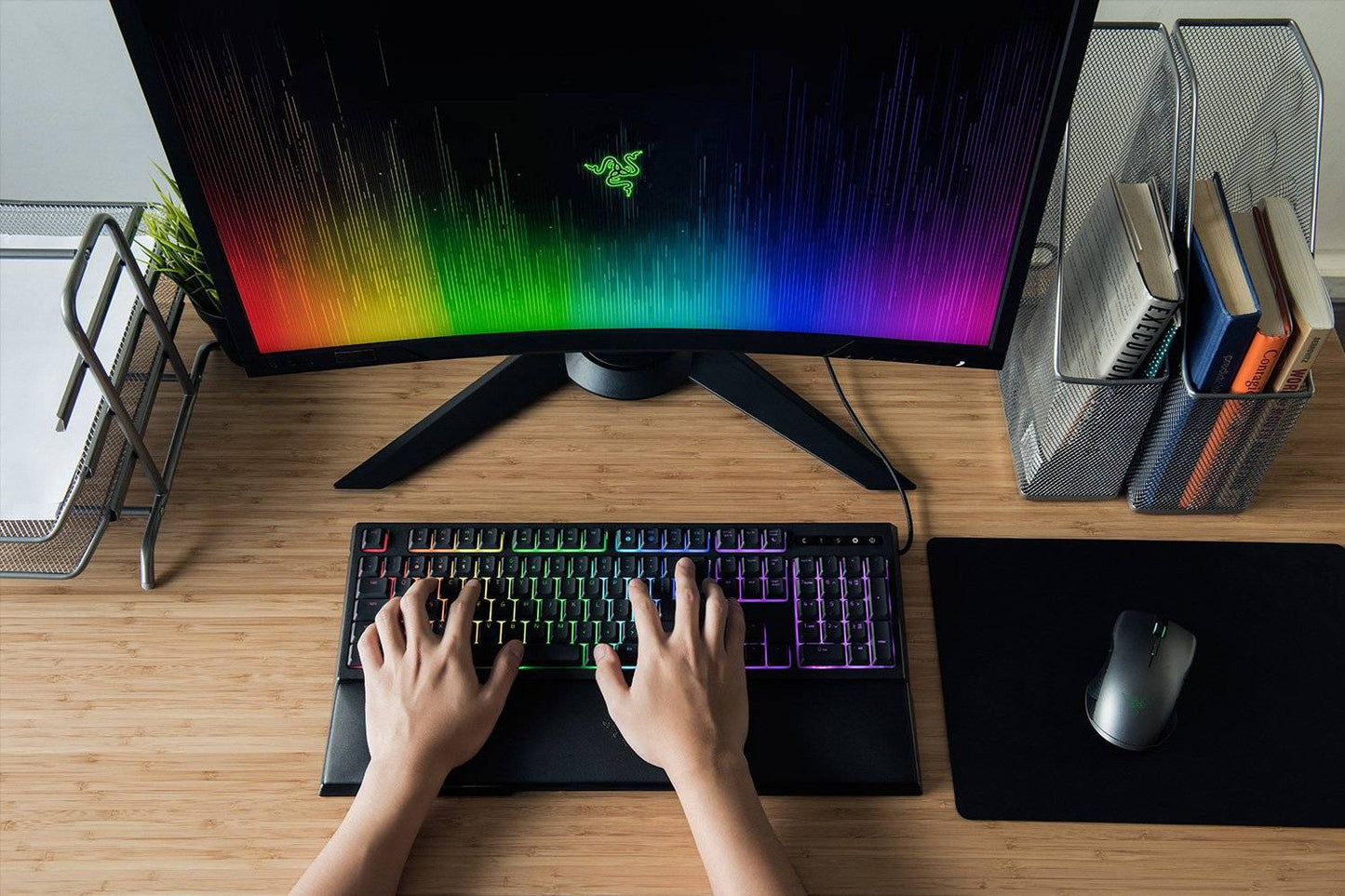 Razer Ornata Chroma - US Soft Touch. Tactile Click Gaming Keyboard
