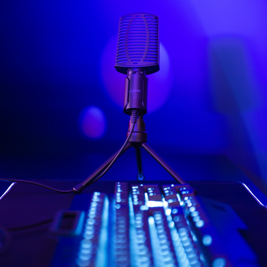 Hama Stream 100 Gaming Microphone | Streaming Podcast Mic | RGB Gaming Accessory | Compatible with PC, Laptop & Gaming Setup