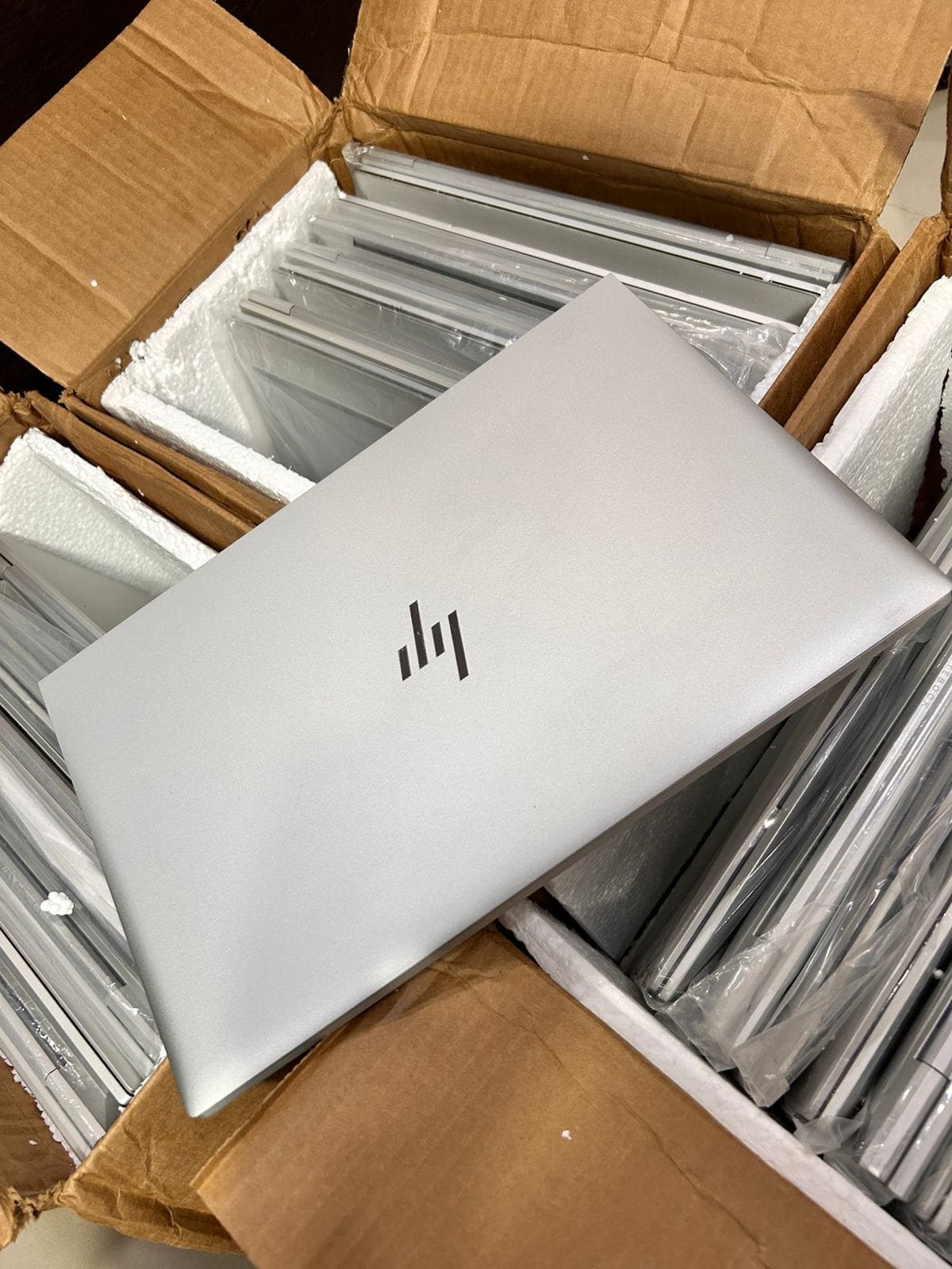 Refurbished HP ProBook 440 G5 Premium Laptop (Intel 8th gen i5-8250U , 8GB RAM, 256GB SSD, Wifi, Webcam, Windows 11 Pro)