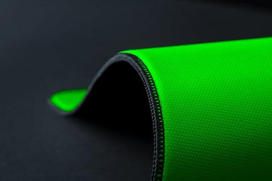 Razer Gigantus V2 Pro Speed gaming mouse pad surface weave close-up