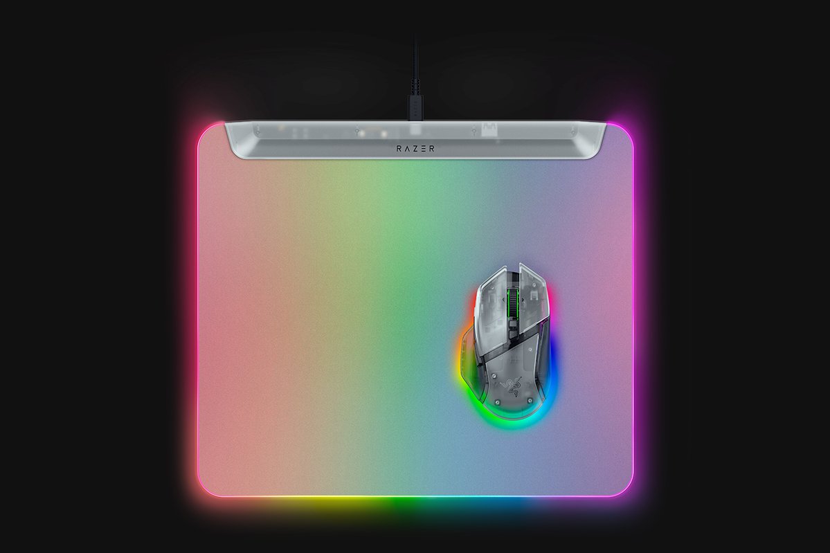 Razer Firefly V2 Pro Phantom White Edition multi-zone Chroma gaming mouse mat