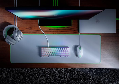 Razer Goliathus Extended Chroma Soft Gaming Mouse Mat – Mercury White