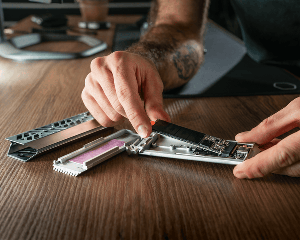 Cooler Master Oracle Air M.2 Ssd Aluminum Encloser